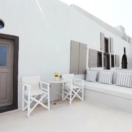 White Grape Guest house Oia (Santorini)