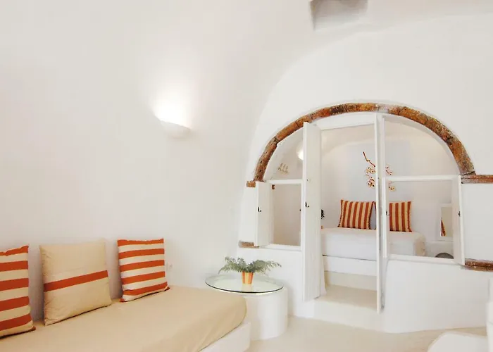 White Grape Gasthuis Oia