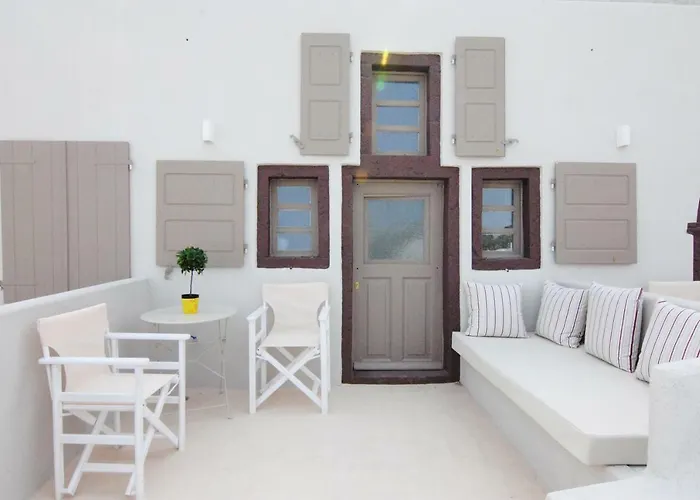 White Grape Oia (Santorini)